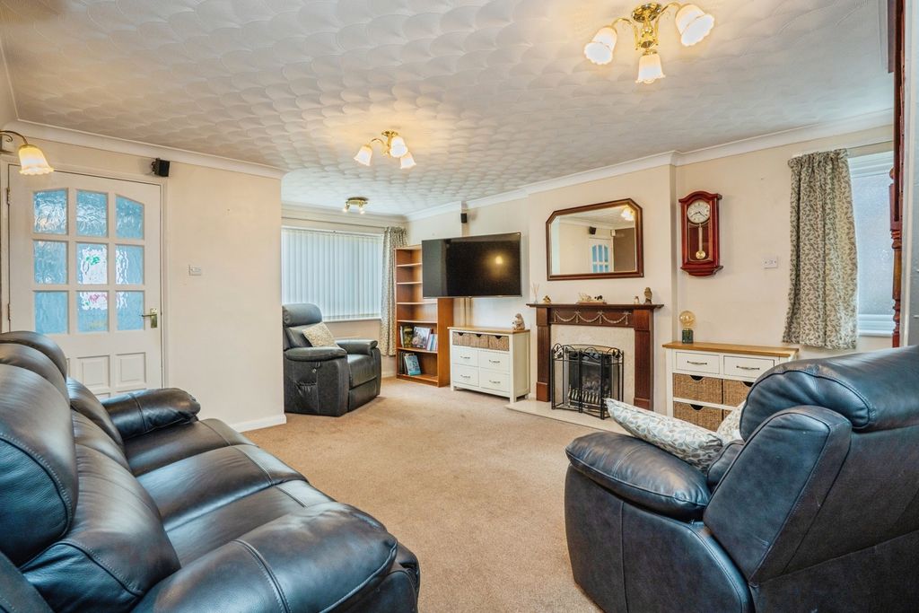 Property photo 2 of 21 Pbox-Img.Jpg