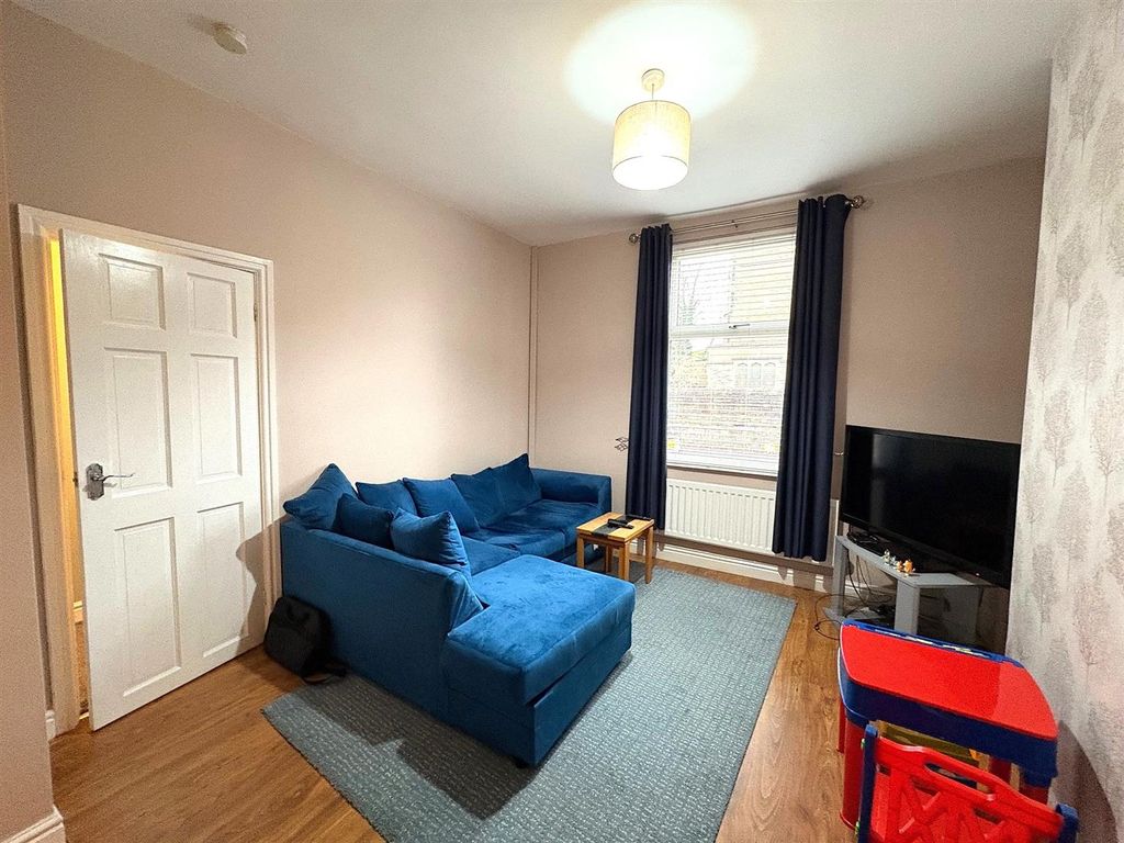 Property photo 3 of 15 Lounge 2.Jpg