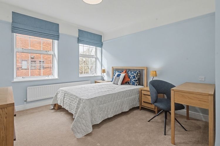 Property photo 1 of 8 323558