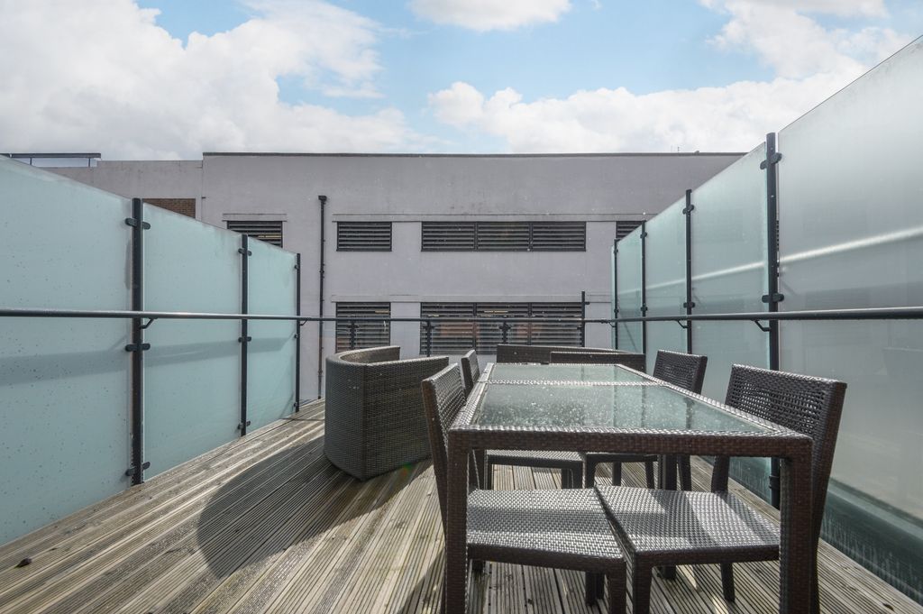 Property photo 3 of 22