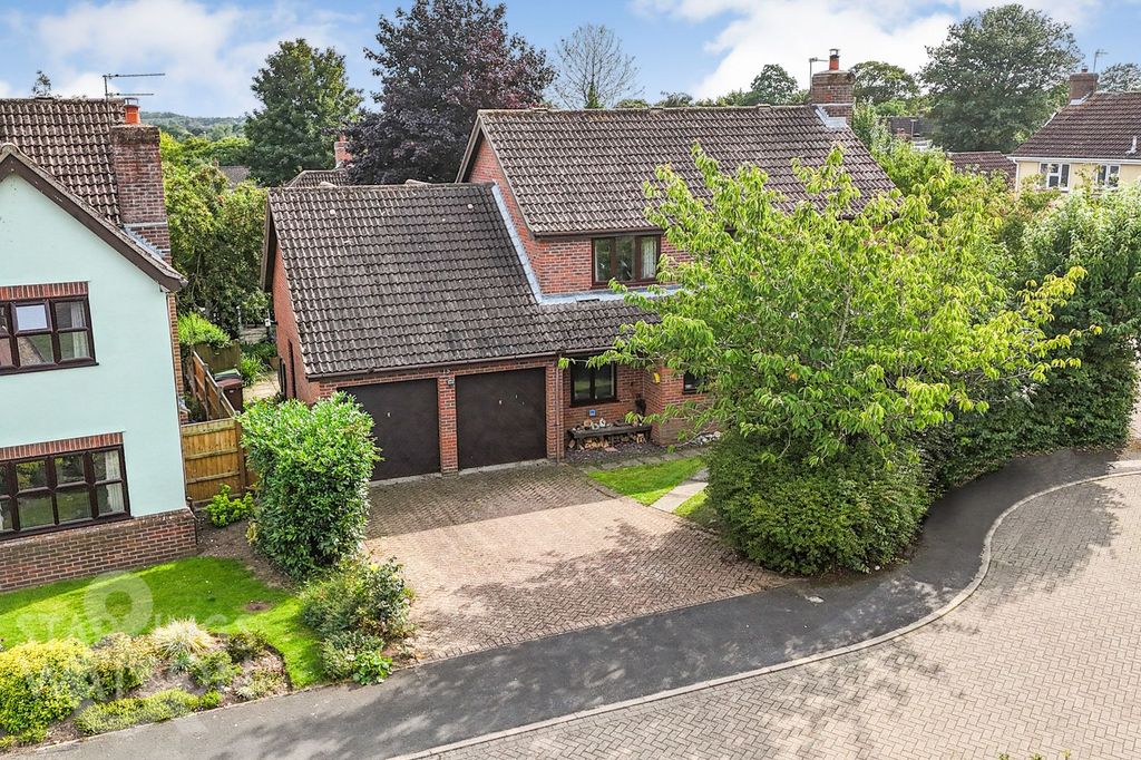 Property photo 1 of 33