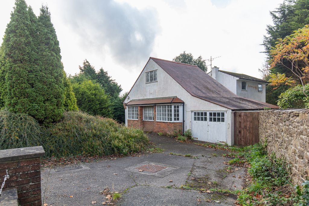Property photo 2 of 38