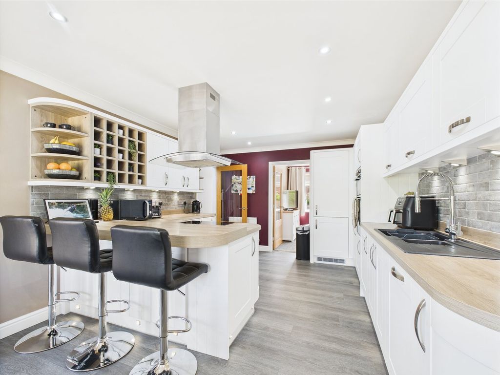 Property photo 2 of 26