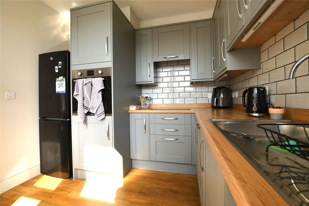 Property photo 3 of 9 Picture No. 36