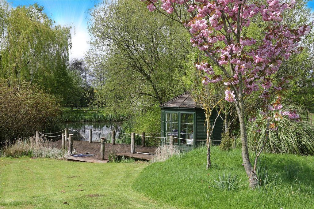 Property photo 2 of 5 Pond