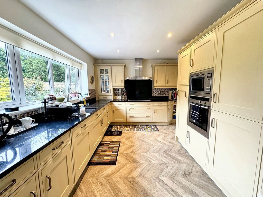 Property photo 2 of 35