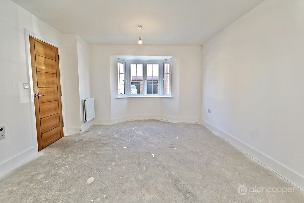 Property photo 3 of 32 4996375