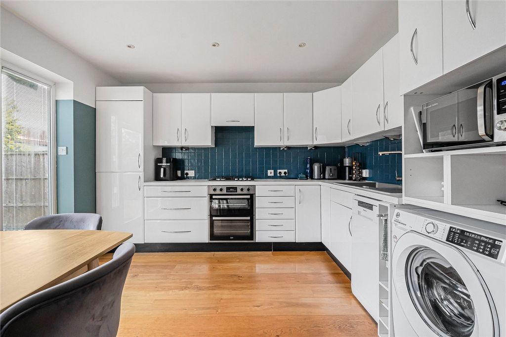 Property photo 3 of 20 Kitchen/Diner