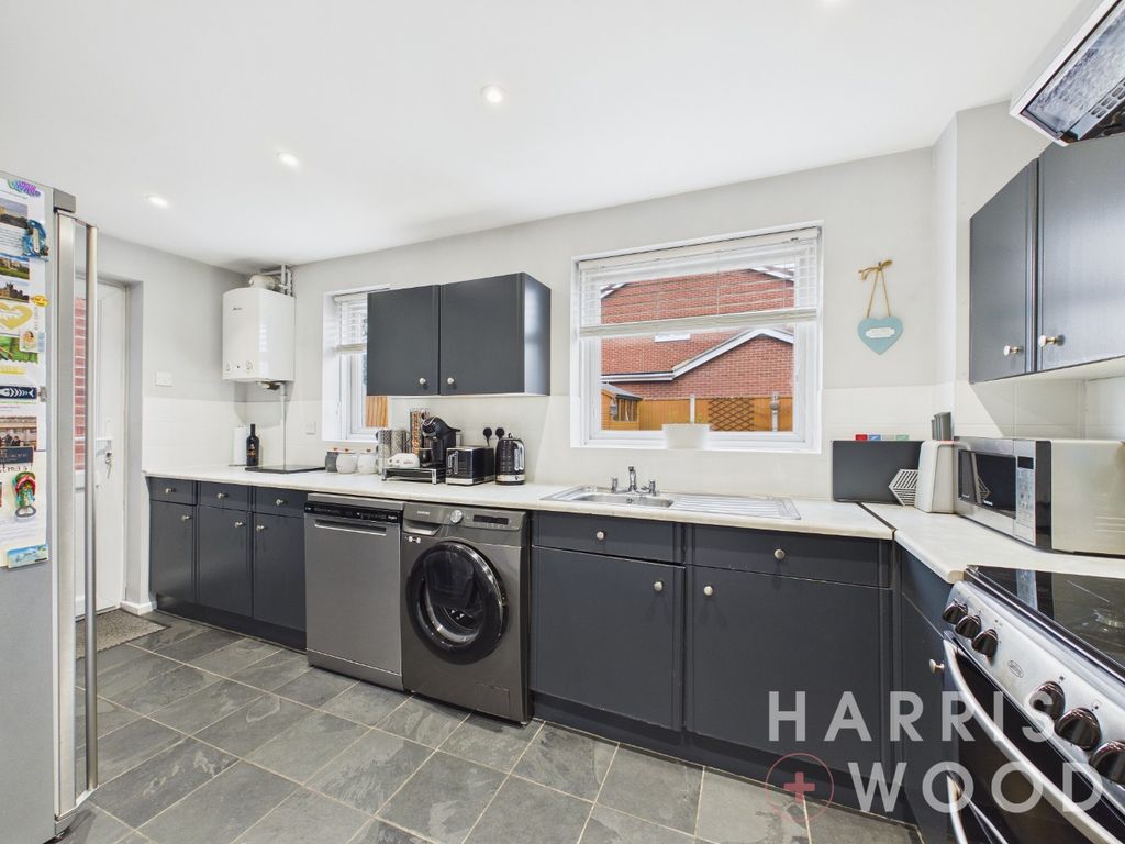 Property photo 3 of 27 4948565