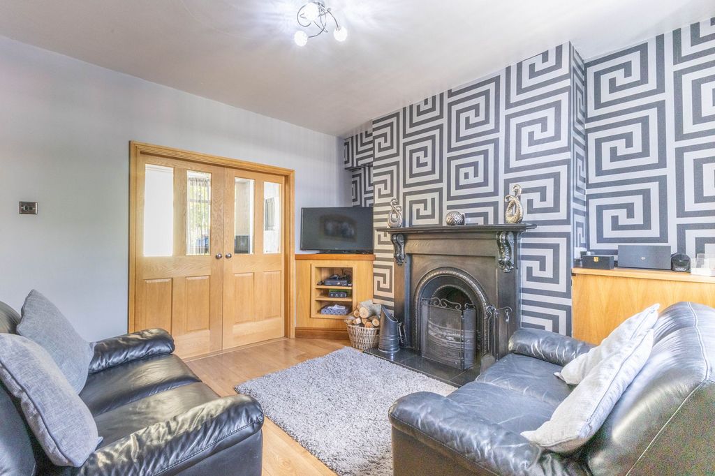 Property photo 1 of 25