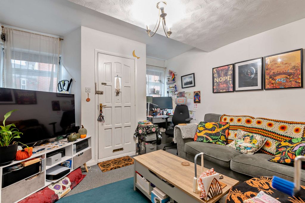 Property photo 2 of 7