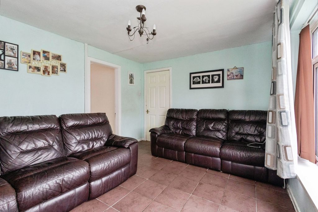 Property photo 3 of 20 Pbox-Img.Jpg
