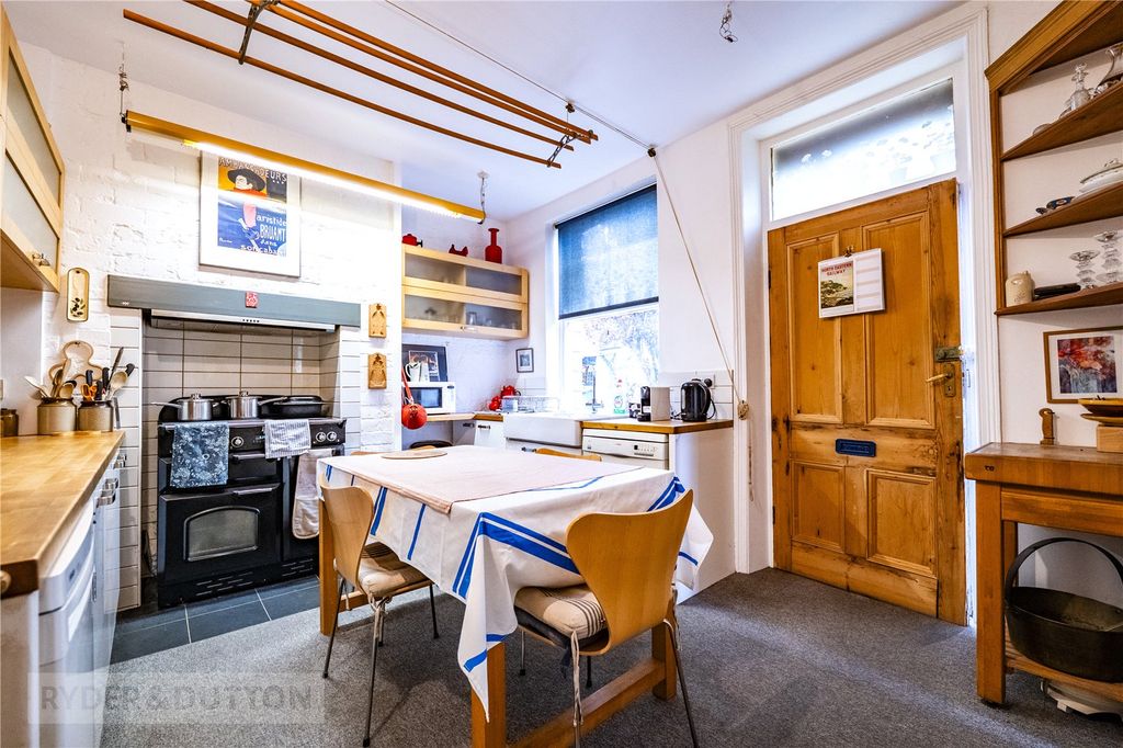 Property photo 2 of 26 Kitchen