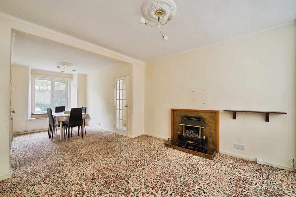 Property photo 2 of 14 Photo