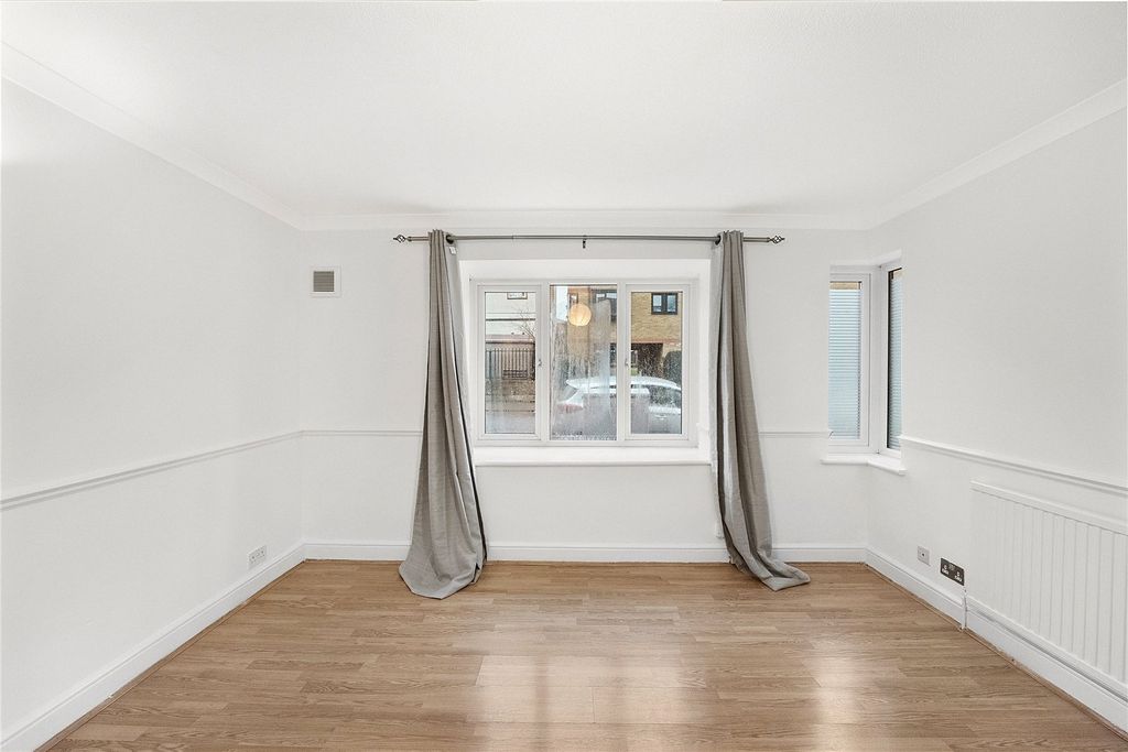 Property photo 3 of 12 Picture No. 32