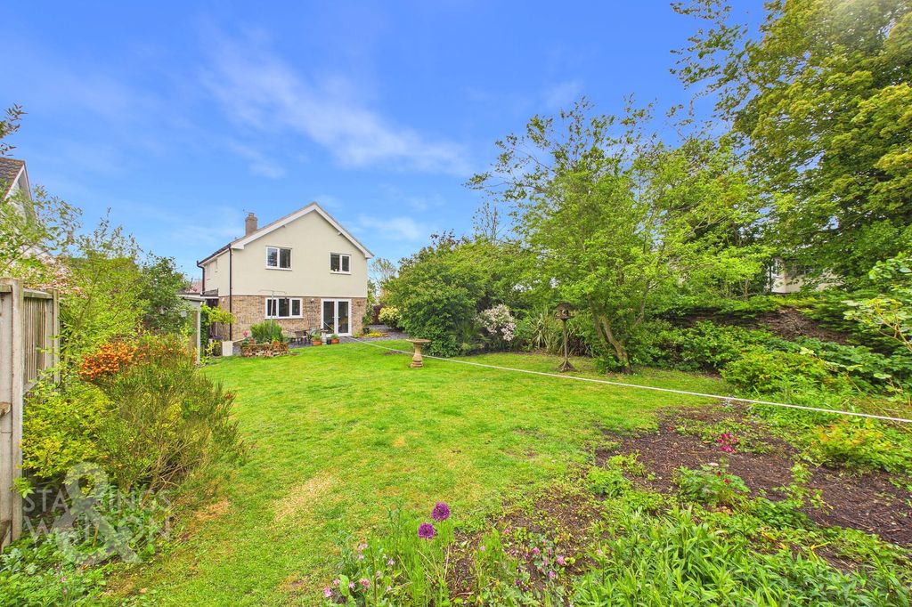 Property photo 2 of 43