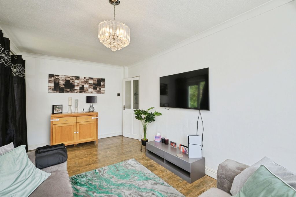 Property photo 3 of 23 Pbox-Img.Jpg