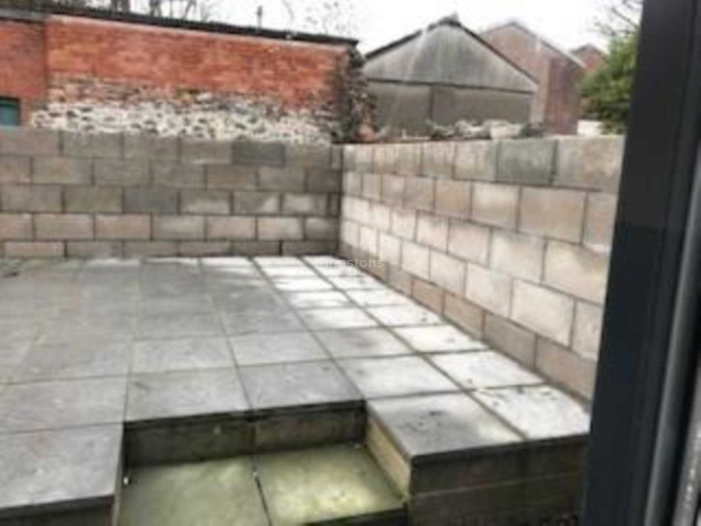 Property photo 3 of 4