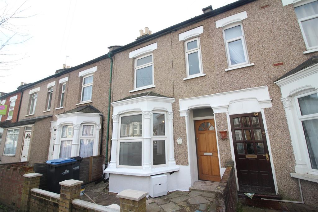 Property photo 1 of 16 South Road N9