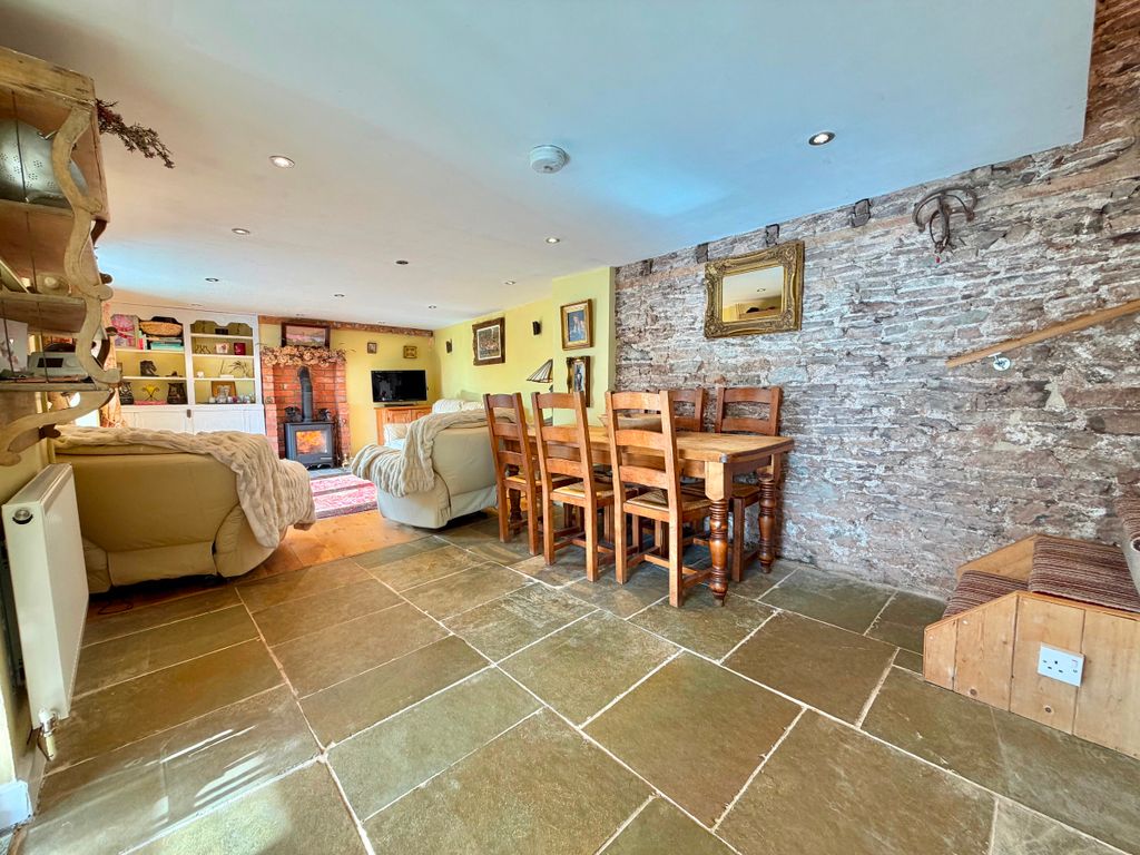 Property photo 2 of 29