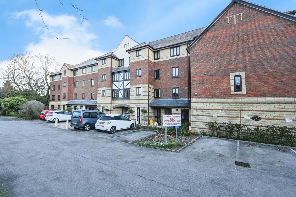 Property photo 1 of 13