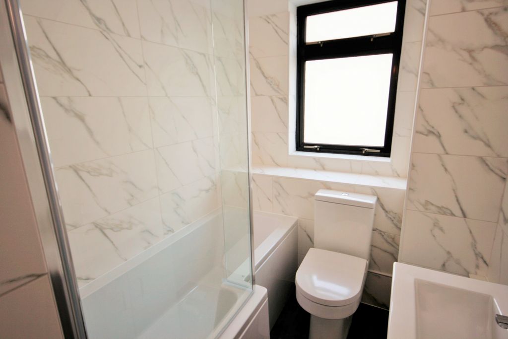 Property photo 3 of 8 Gallery