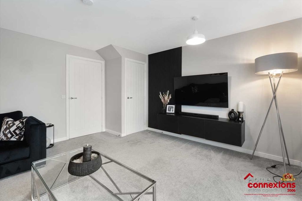 Property photo 3 of 23 Lounge Dining (2)