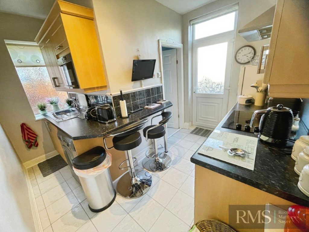 Property photo 3 of 7 Photo 6