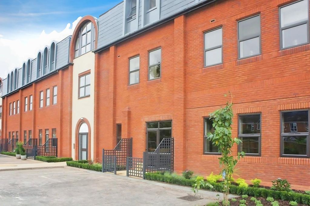 Property photo 1 of 5 3A155445-Ext 20Olton.Jpg