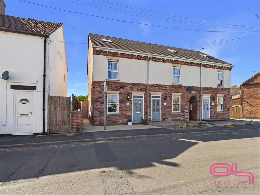Property photo 1 of 29 Oversetts Road, Newhall (4).Jpg