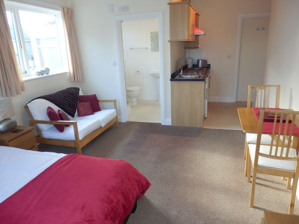 Property photo 2 of 6 Studio