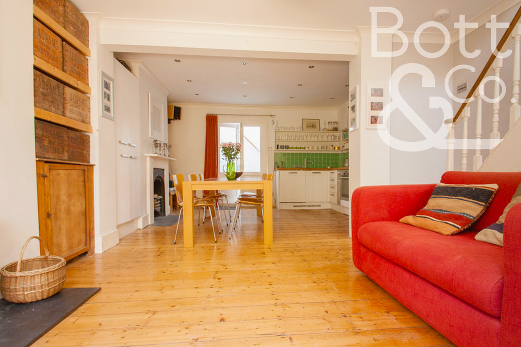 Property photo 3 of 25