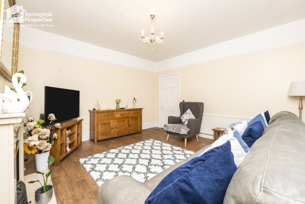 Property photo 3 of 19 Image 2