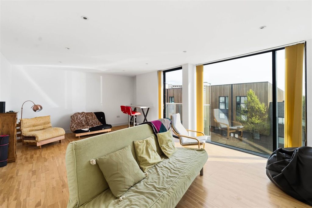 Property photo 2 of 15 Living Room