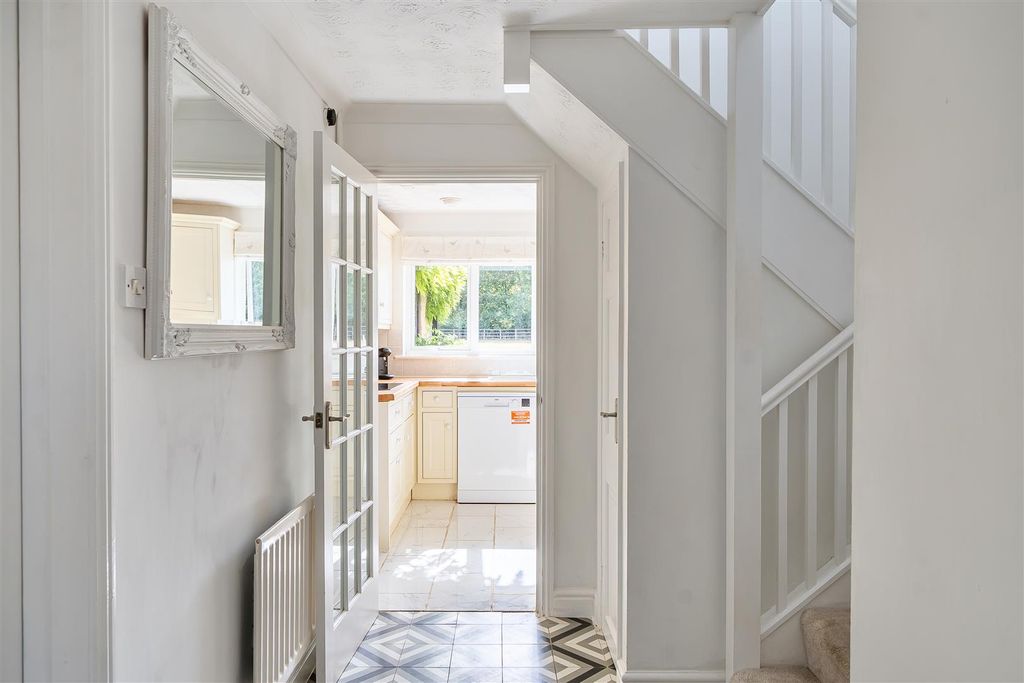 Property photo 2 of 16 Entrance Hallway.Jpg