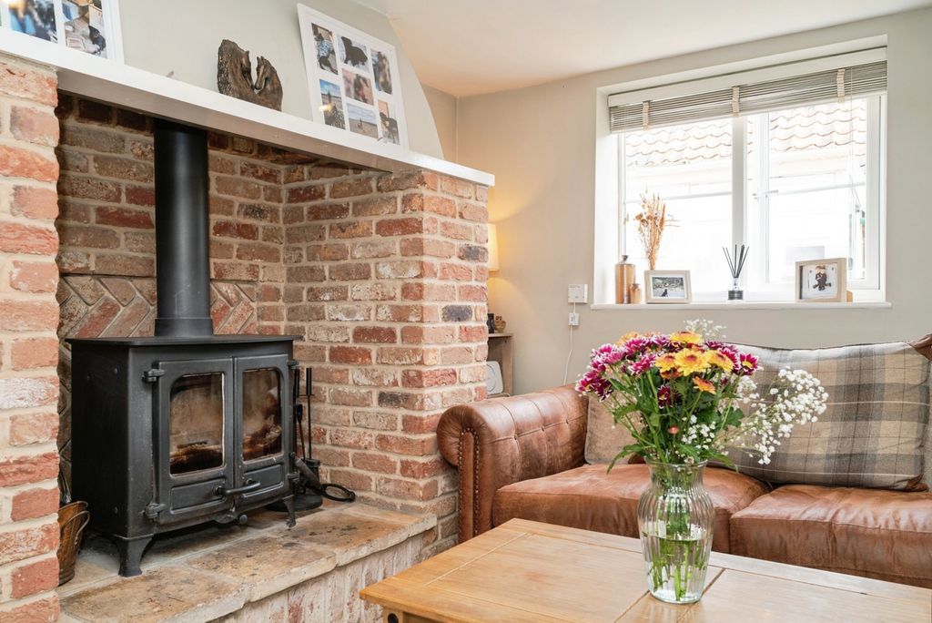 Property photo 2 of 27 Pbox-Img.Jpg