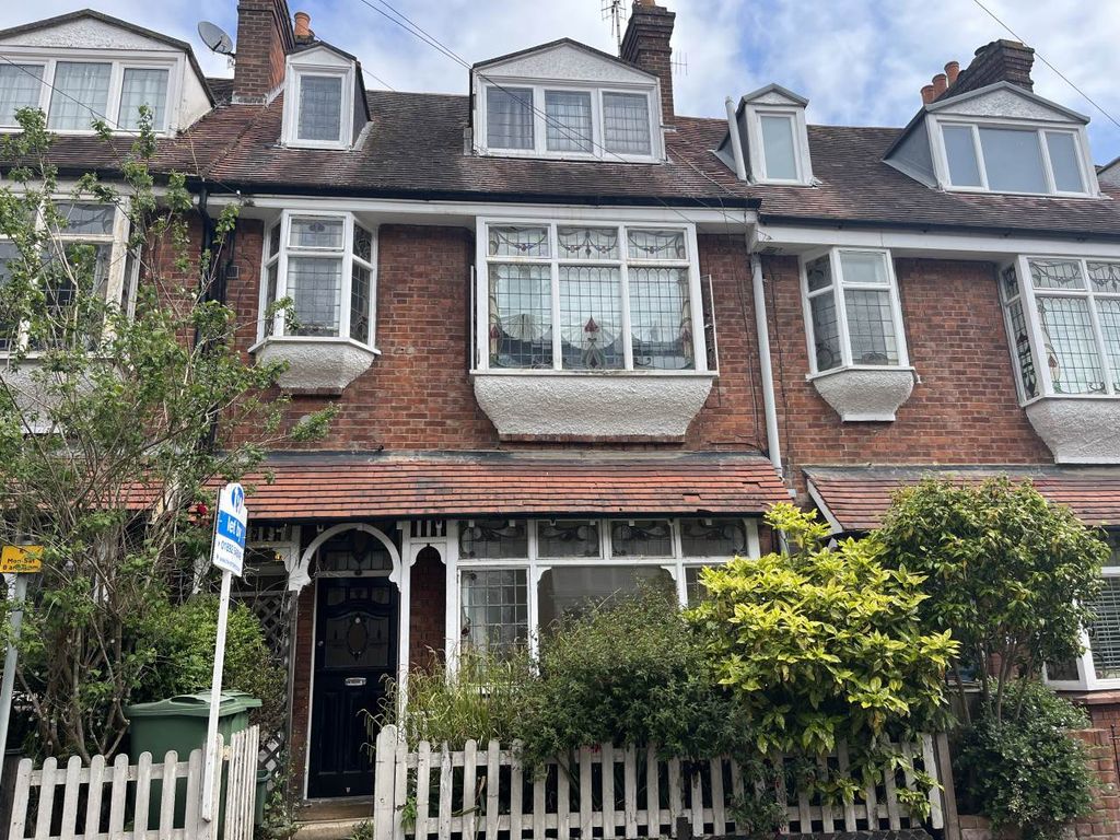 Property photo 1 of 7 1 28 LHR (30)