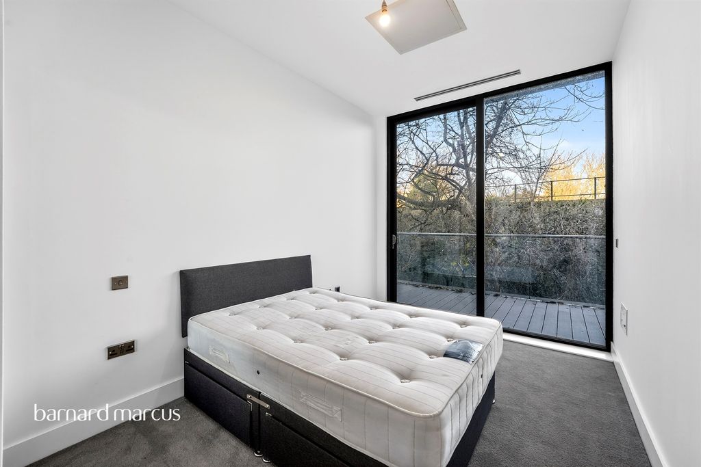 Property photo 3 of 8