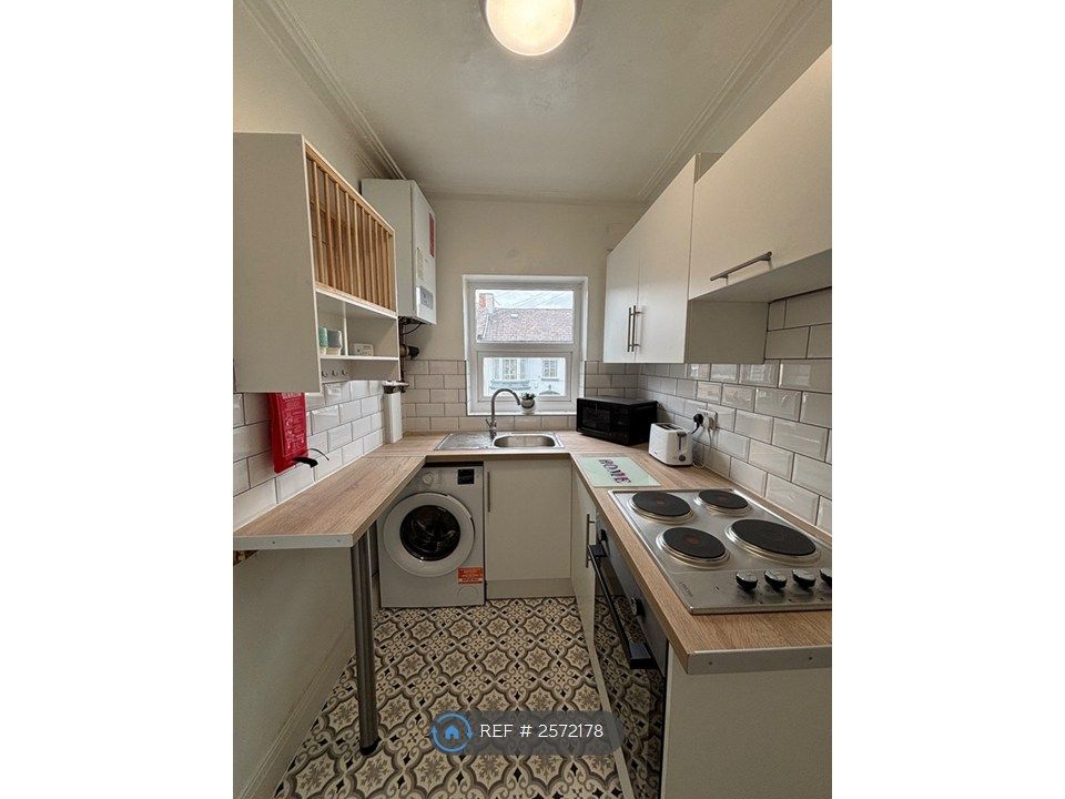 Property photo 1 of 9 Kitchen With Appliances