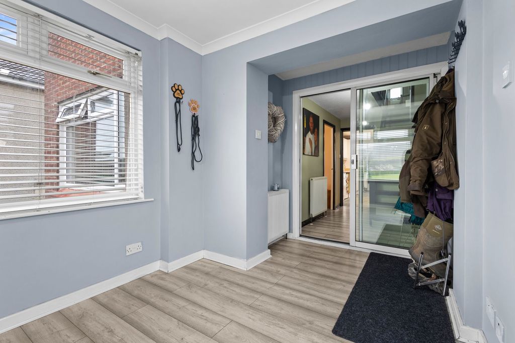 Property photo 3 of 41