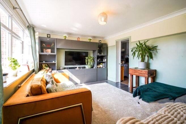 Property photo 2 of 10 Lounge