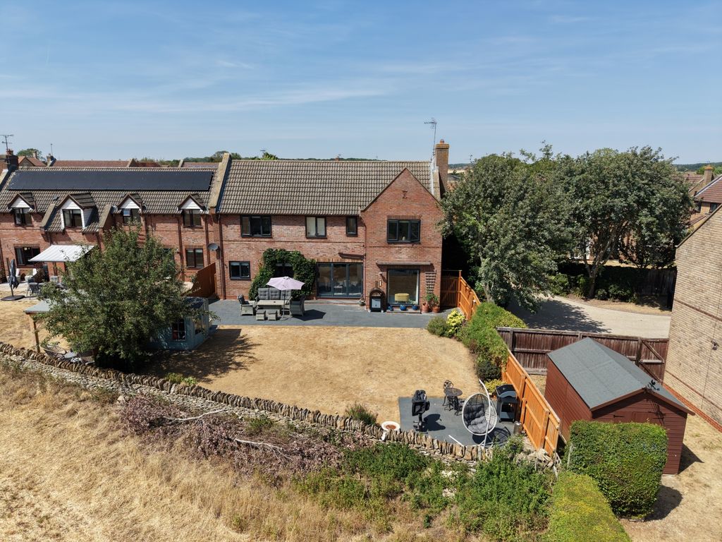 Property photo 1 of 32 Truly Spectacular Outdoor Living