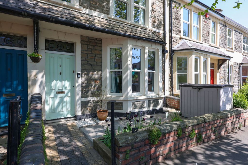 Property photo 2 of 23