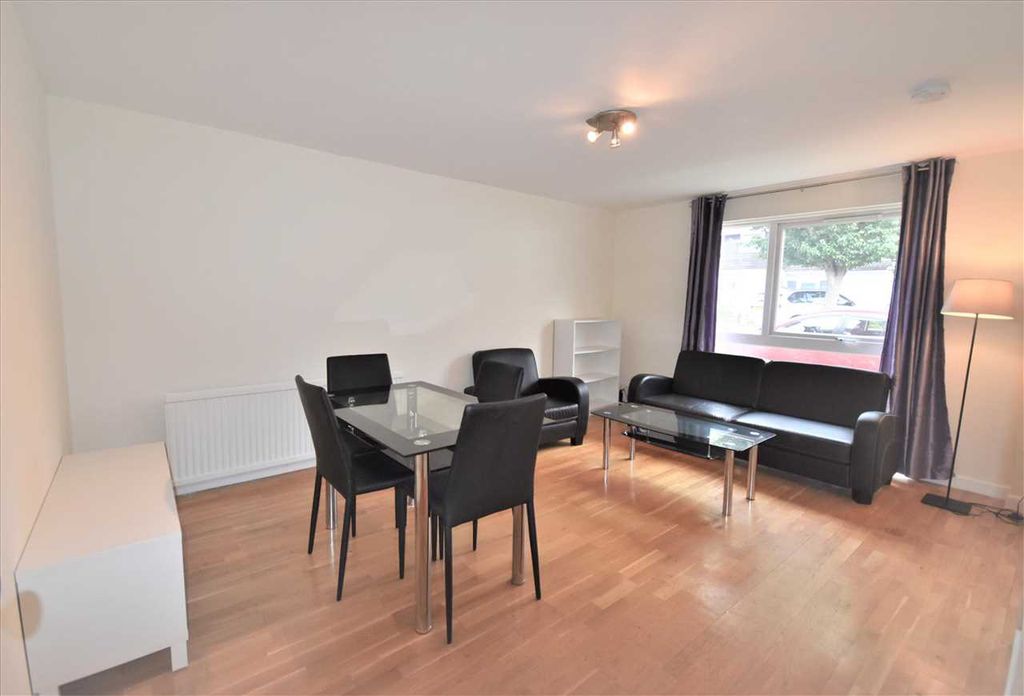 Property photo 2 of 11