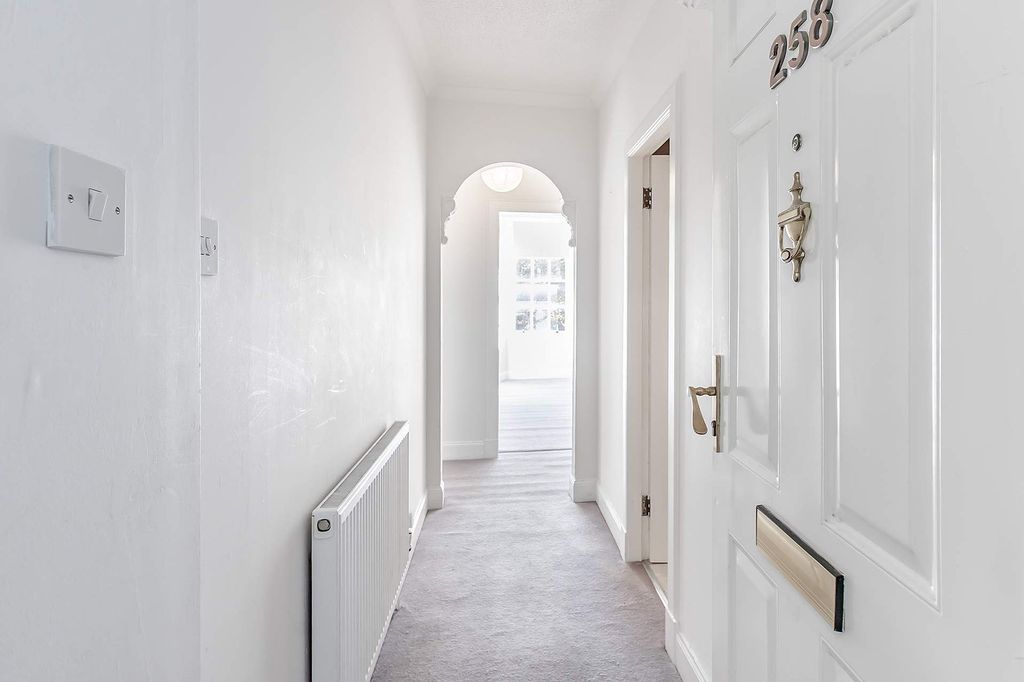 Property photo 3 of 13 Hall