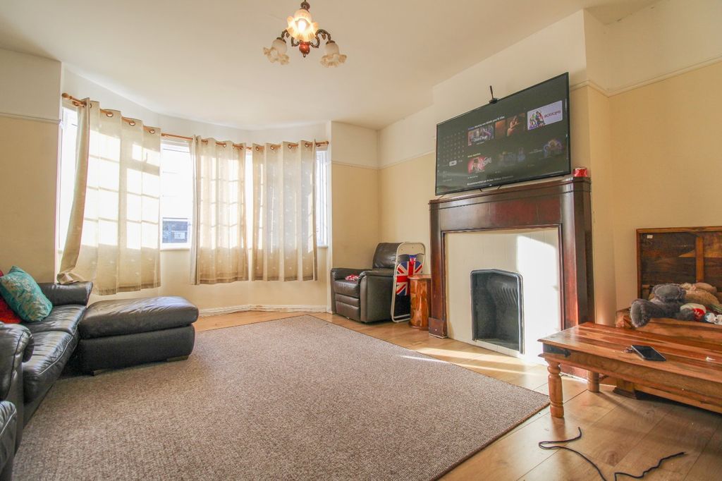 Property photo 2 of 8 Picture No. 05