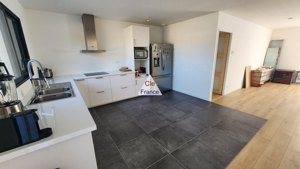 Property photo 3 of 10