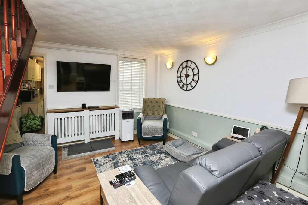 Property photo 2 of 12