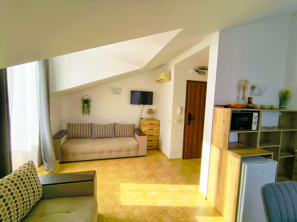 Property photo 2 of 13