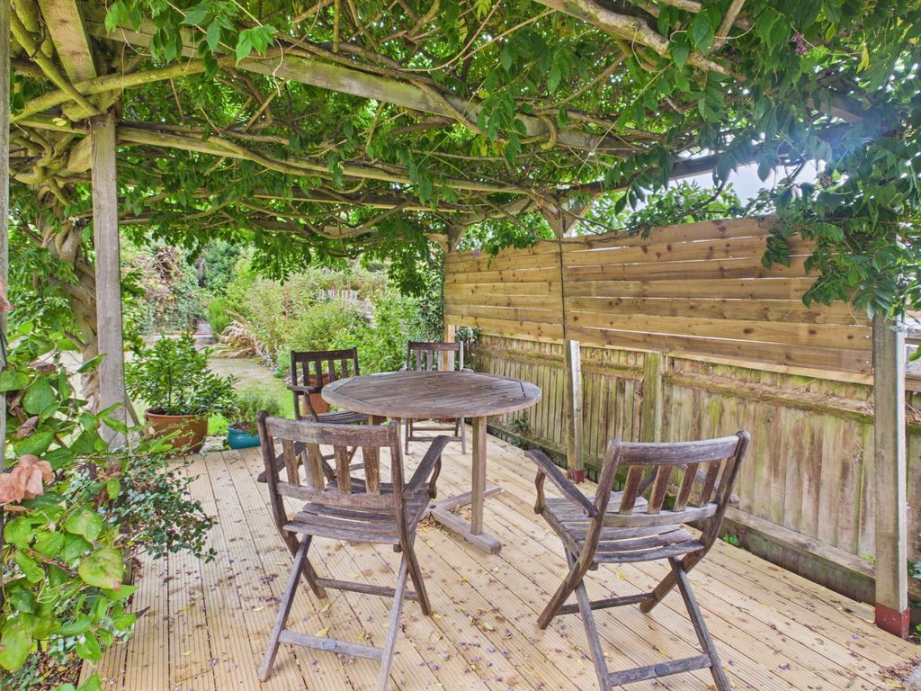 Property photo 3 of 13 Garden
